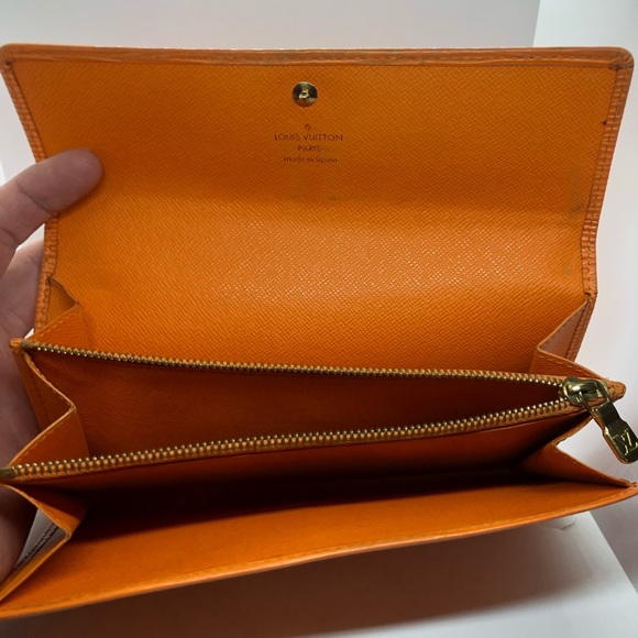 Authentic Louis Vuitton Porte Monnaie Epi Long Wallet - Picture 8 of 10